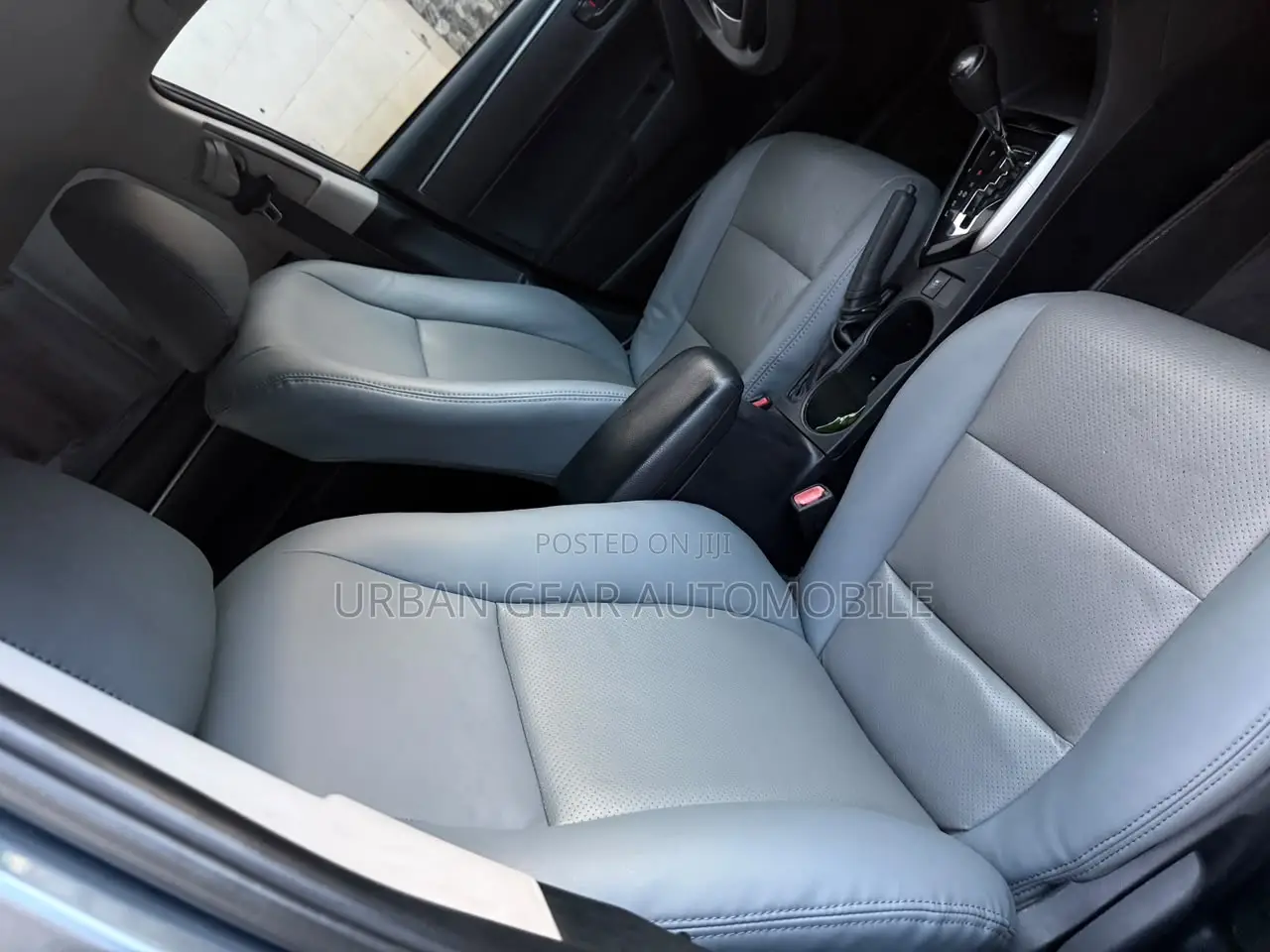 Toyota Corolla LE 4dr Sedan (1.8L 4cyl CVT) 2015 Gray