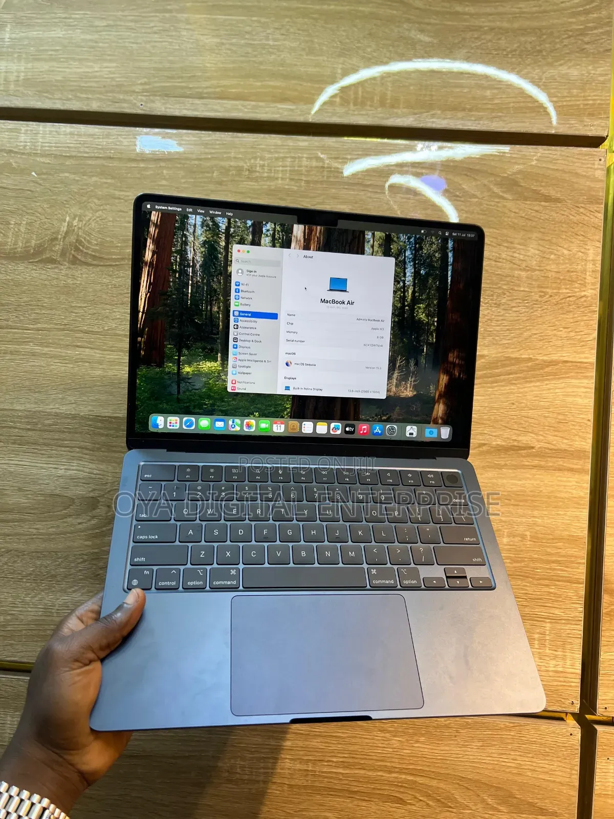 Laptop Apple MacBook Air 2024 M3 8GB Apple M3 SSD 256GB