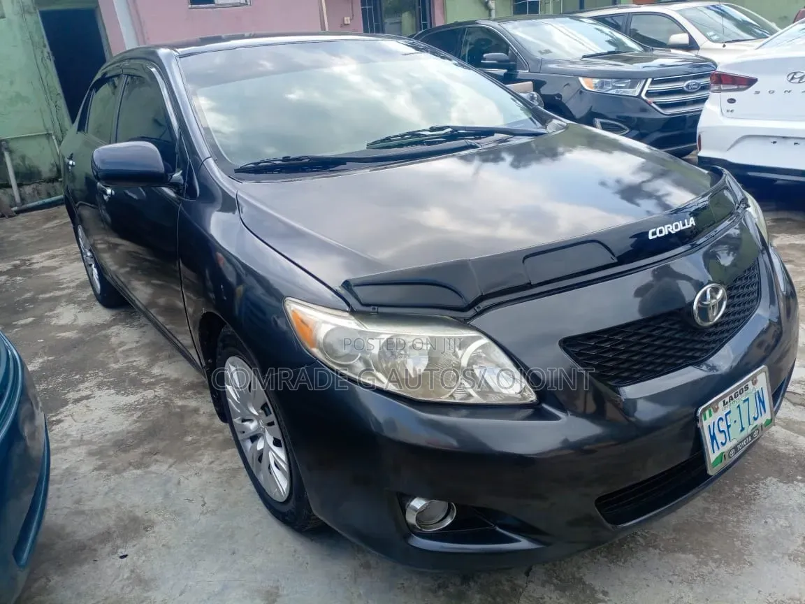 Toyota Corolla LE 4dr Sedan (1.8L 4cyl 4A) 2010 Gray