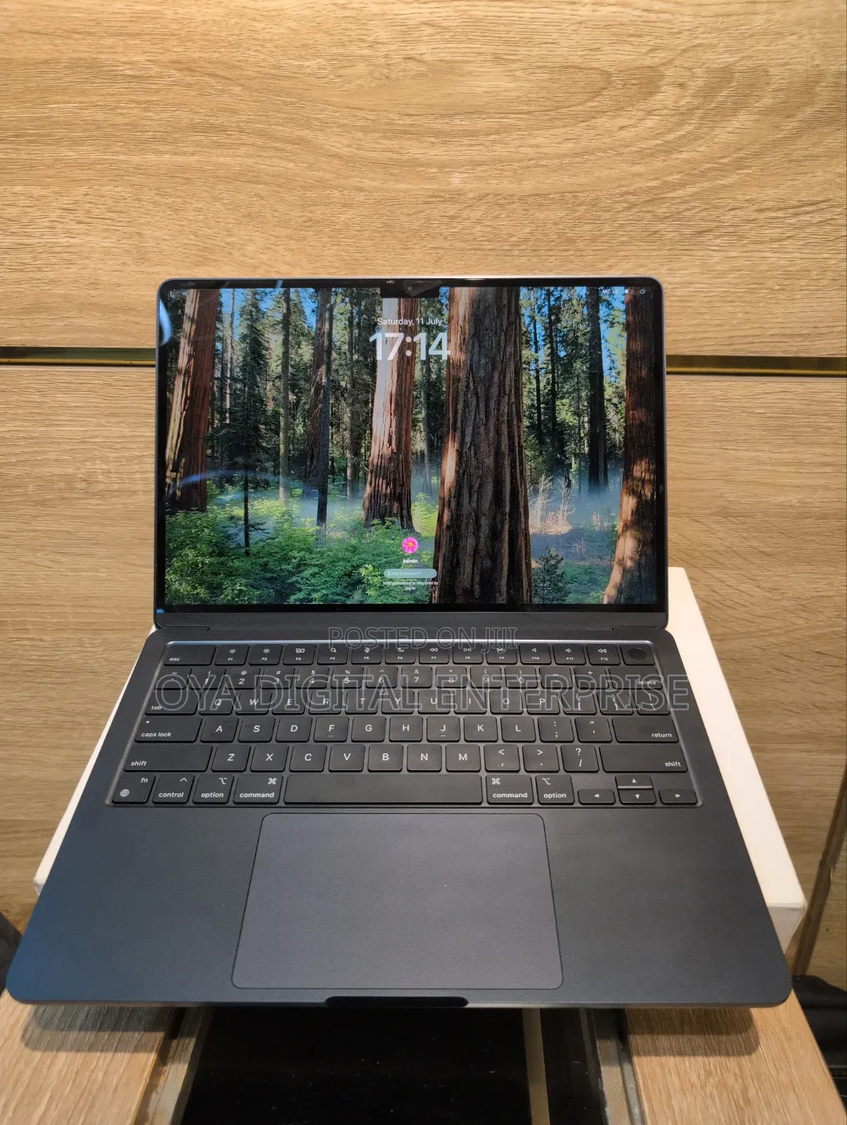 Laptop Apple MacBook Air 2024 M3 8GB Apple M3 SSD 256GB