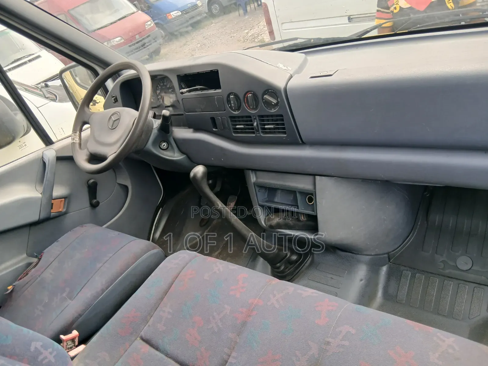 Mercedes-Benz T2 2002 Yellow