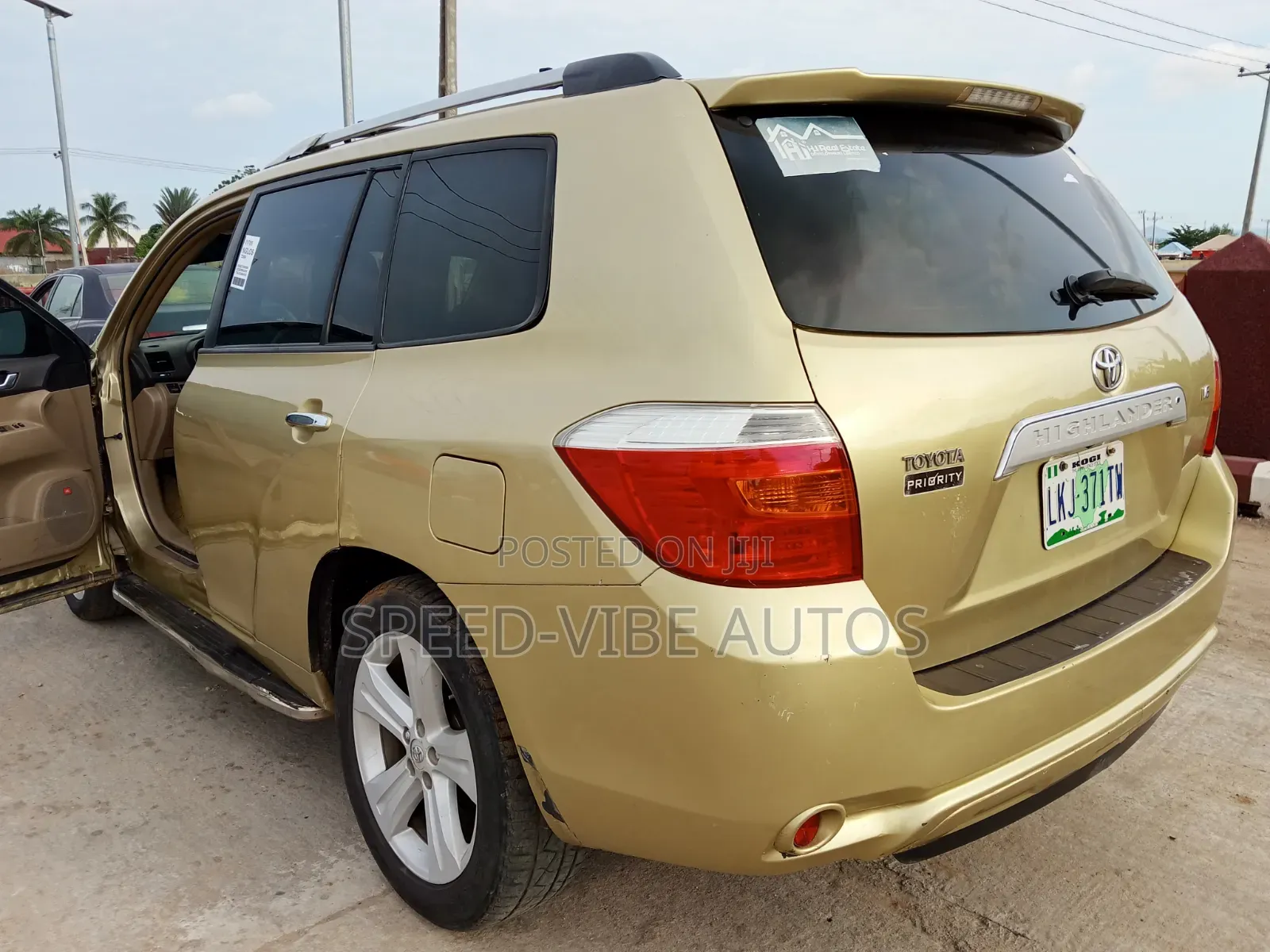 Toyota Highlander 2010 Gold