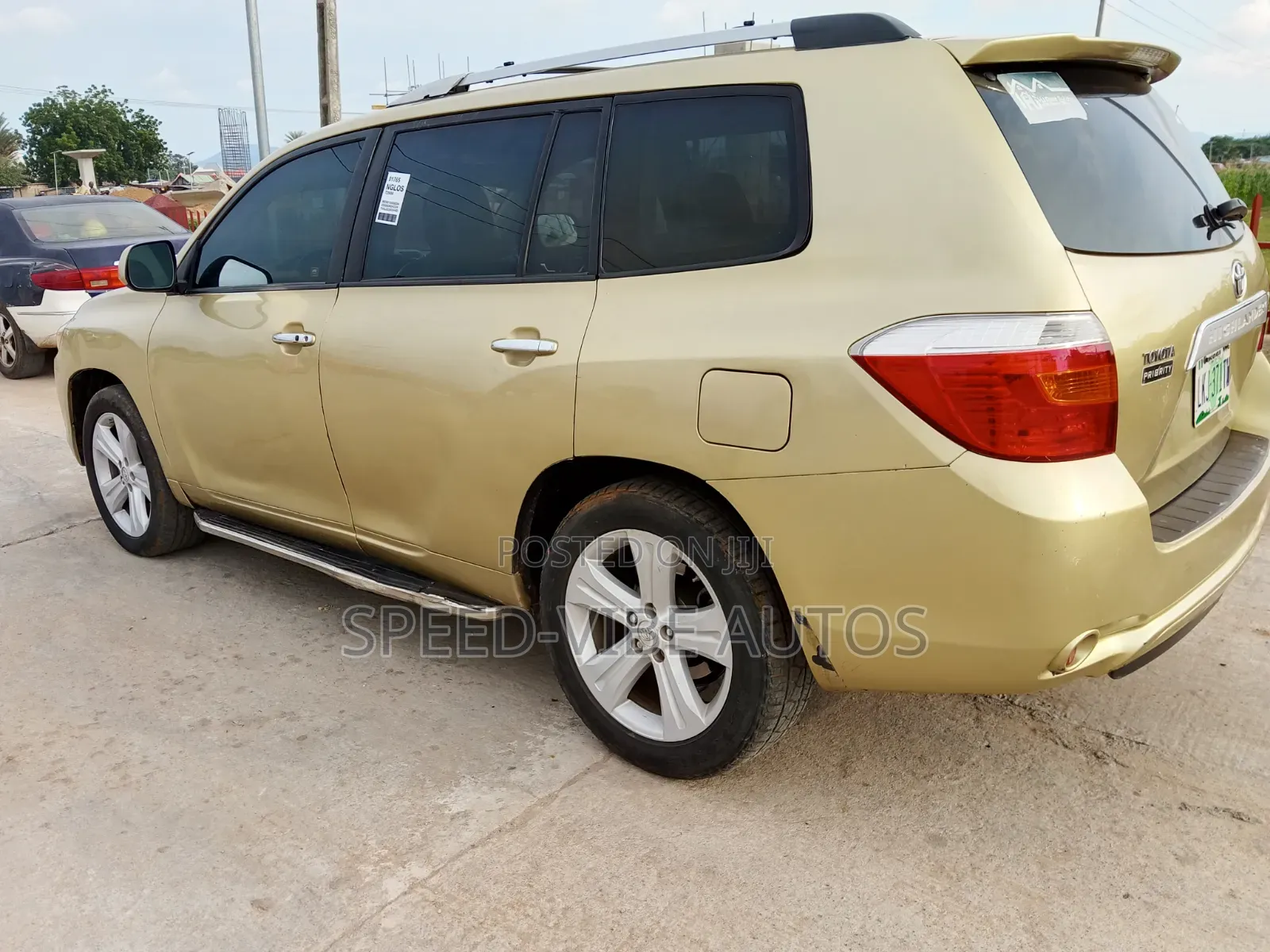 Toyota Highlander 2010 Gold