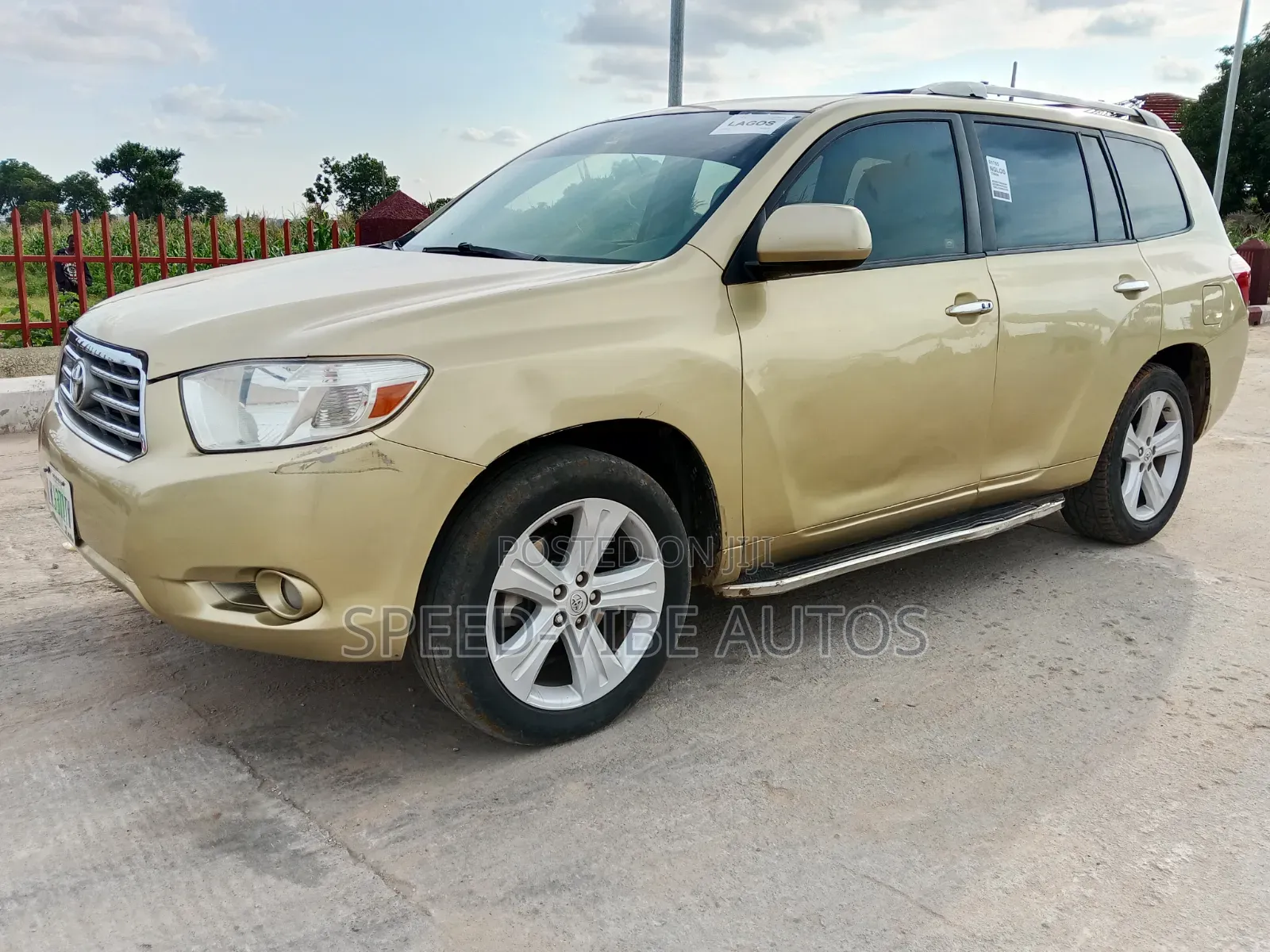 Toyota Highlander 2010 Gold