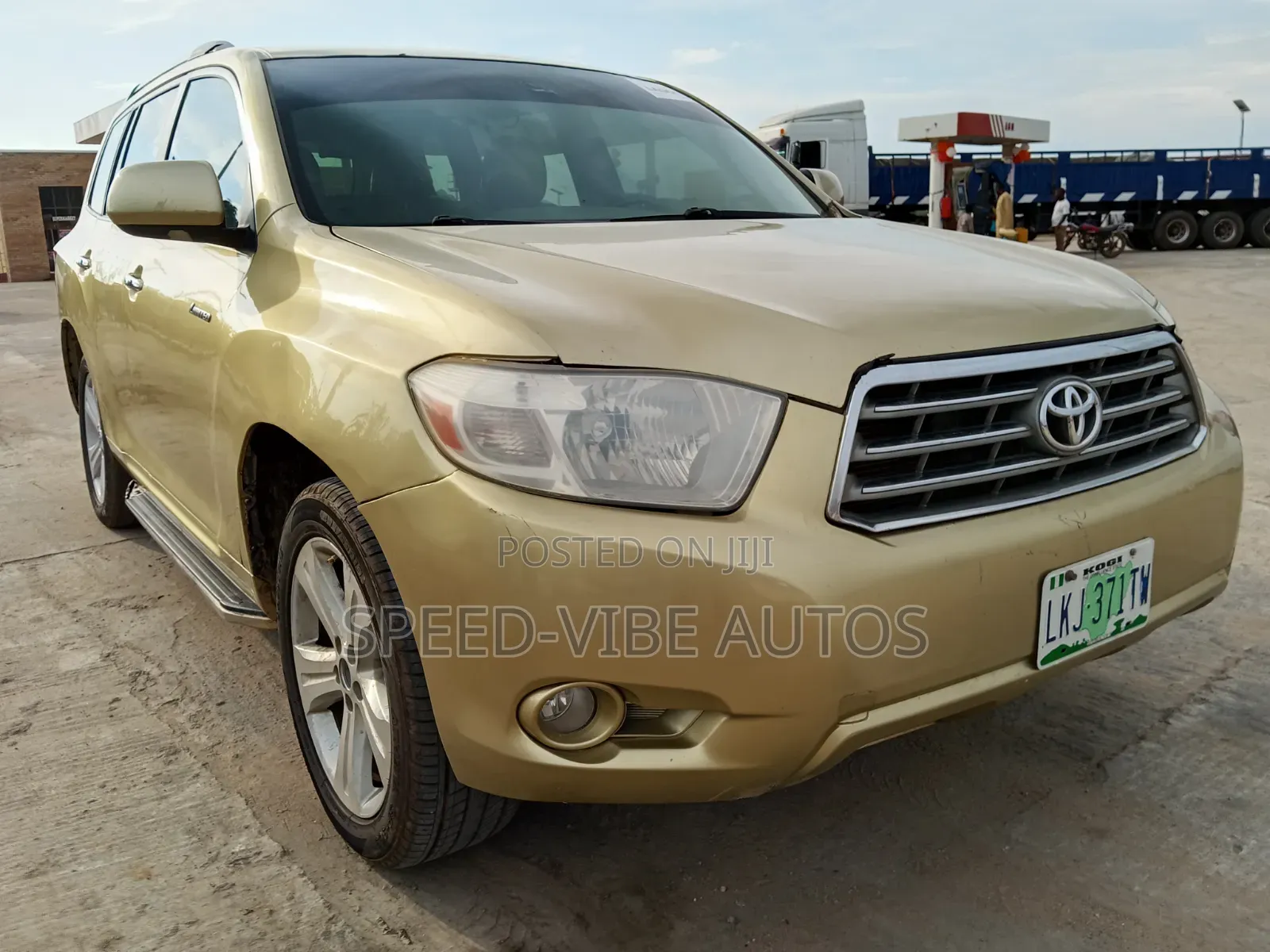 Toyota Highlander 2010 Gold