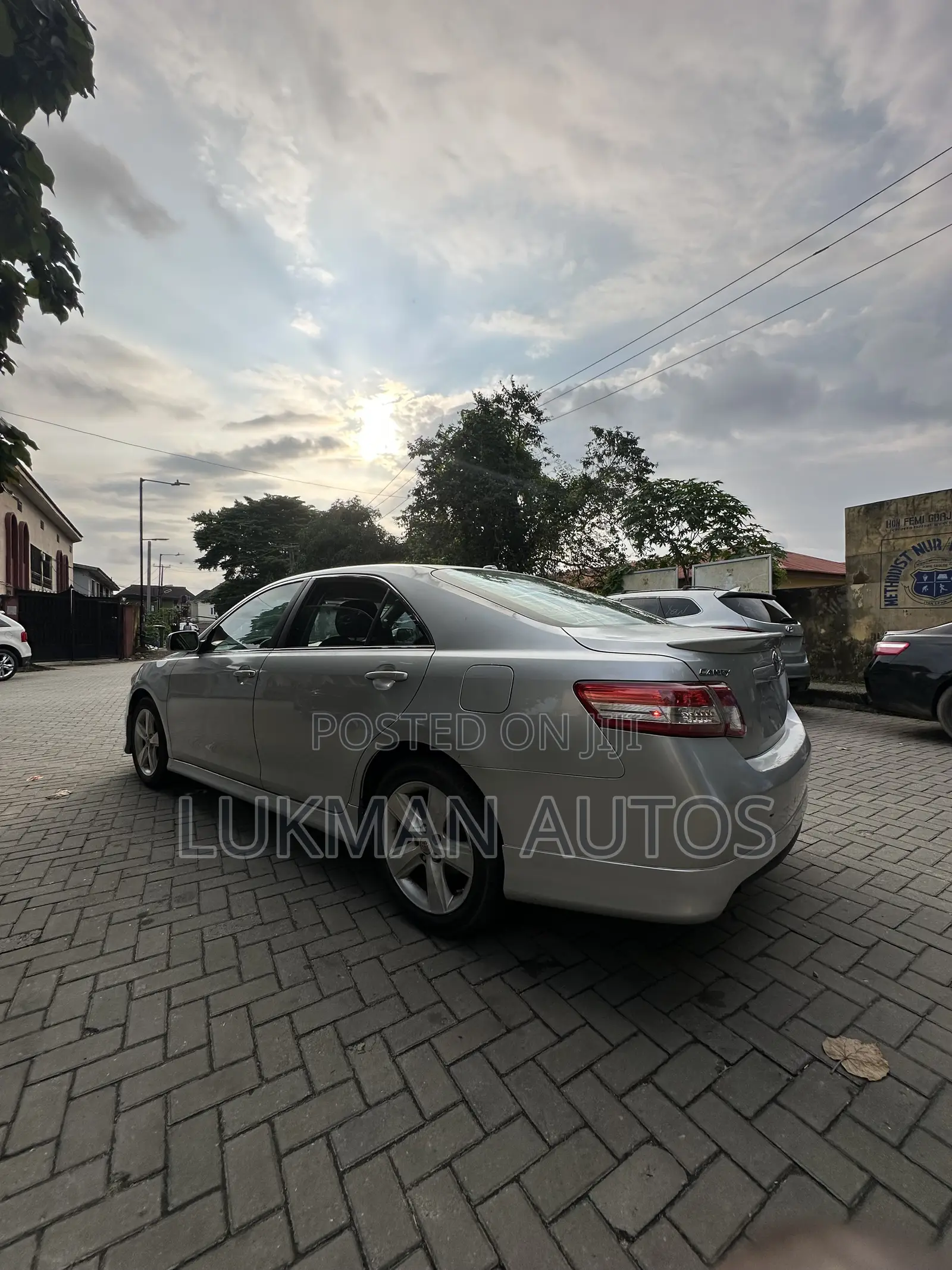 Toyota Camry SE 4dr Sedan (2.5L 4cyl 6A) 2011 Silver