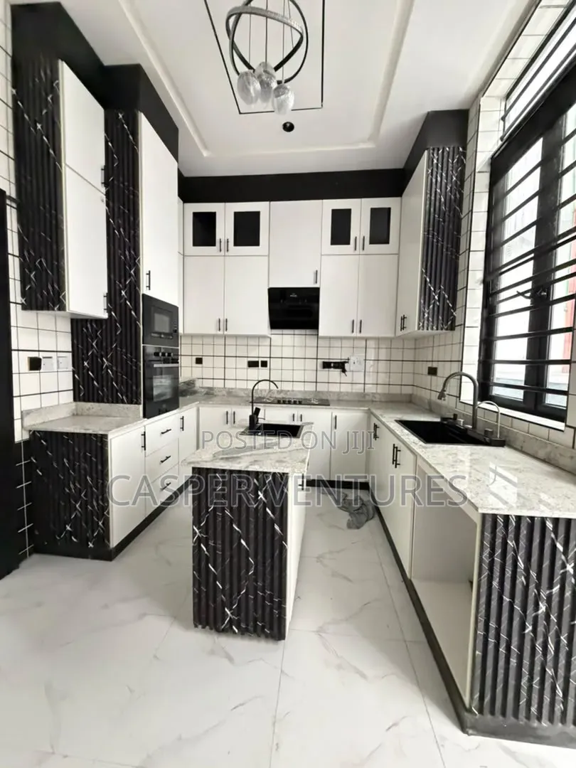 1bdrm Shared Apartment in Royal Pine Estate, Lekki Phase 2 for rent