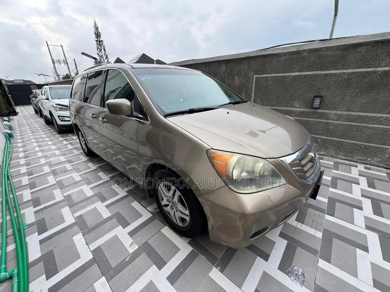 Honda Odyssey Touring 2009 Gold