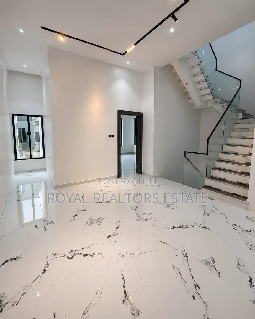 4bdrm Townhouse/Terrace in Guzape District for sale