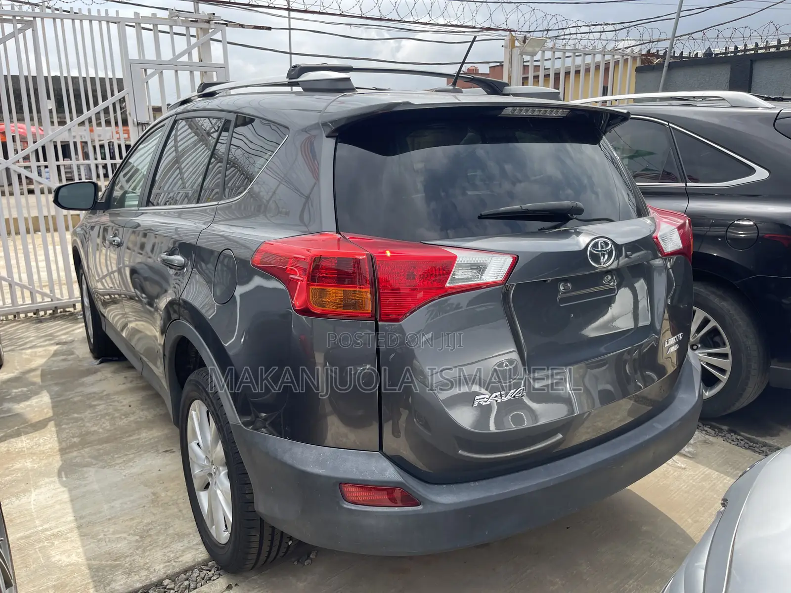 Toyota RAV4 Limited 4dr SUV (2.5L 4cyl 6A) 2015 Gray
