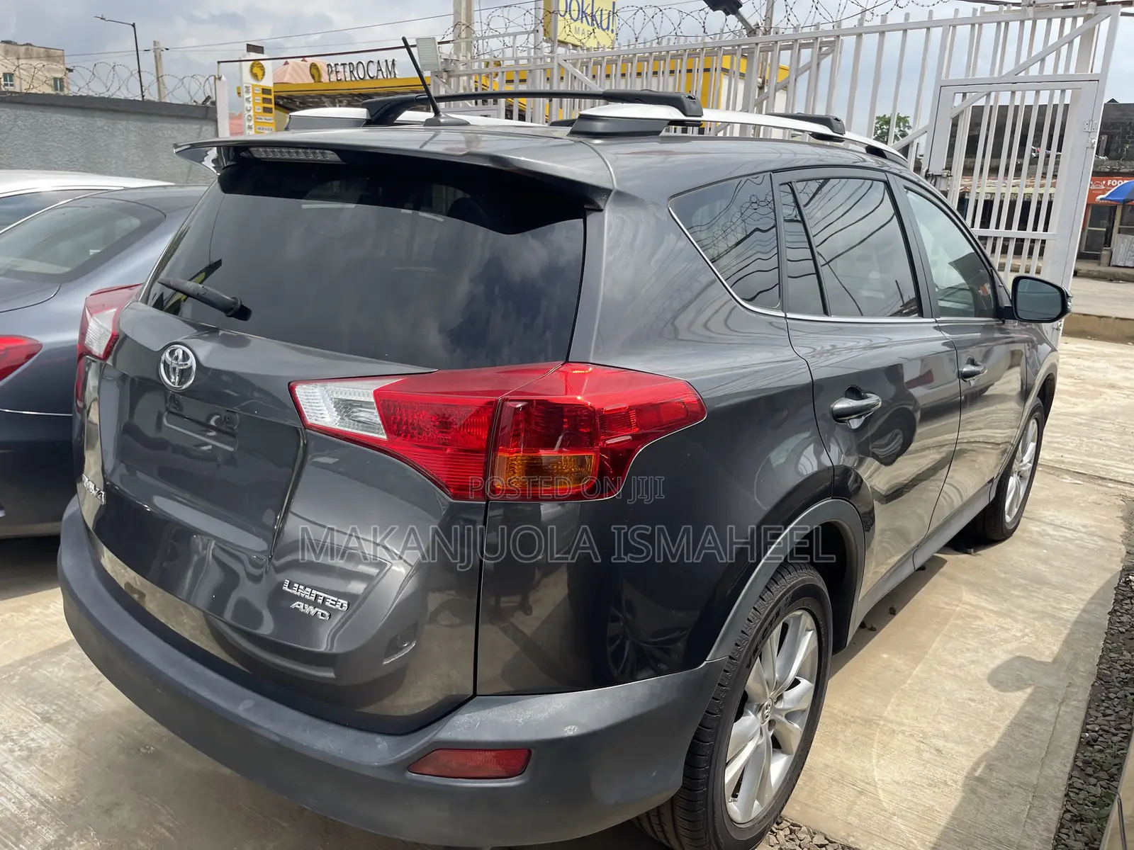 Toyota RAV4 Limited 4dr SUV (2.5L 4cyl 6A) 2015 Gray