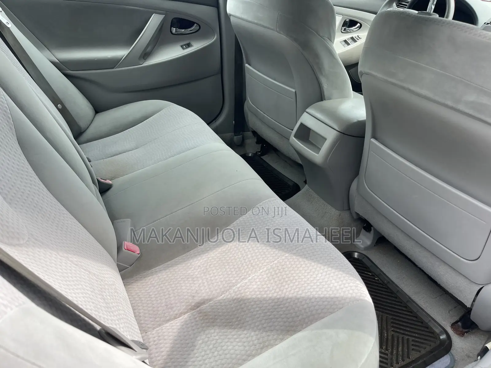 Toyota Camry LE 4dr Sedan (2.5L 4cyl 6AM) 2010 Silver