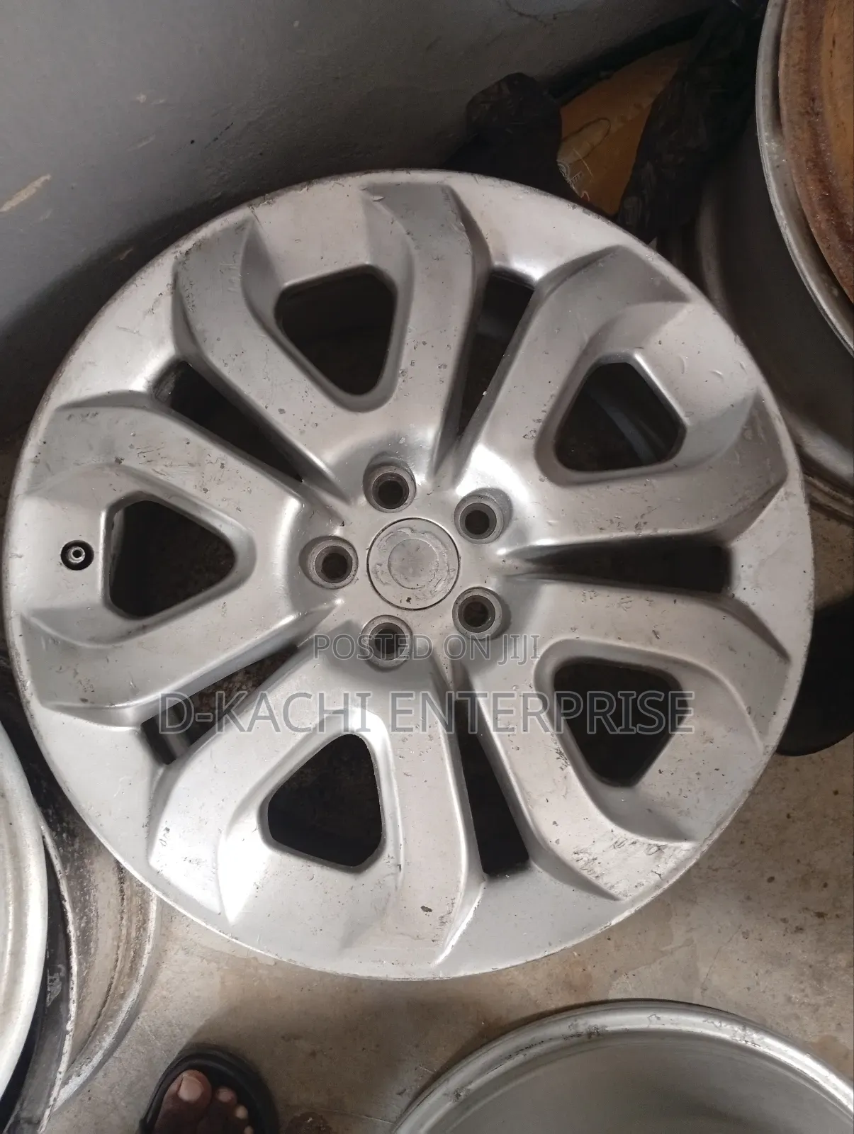 205r16 Austone Tyres (Brand New and First Grade Tokunbo)