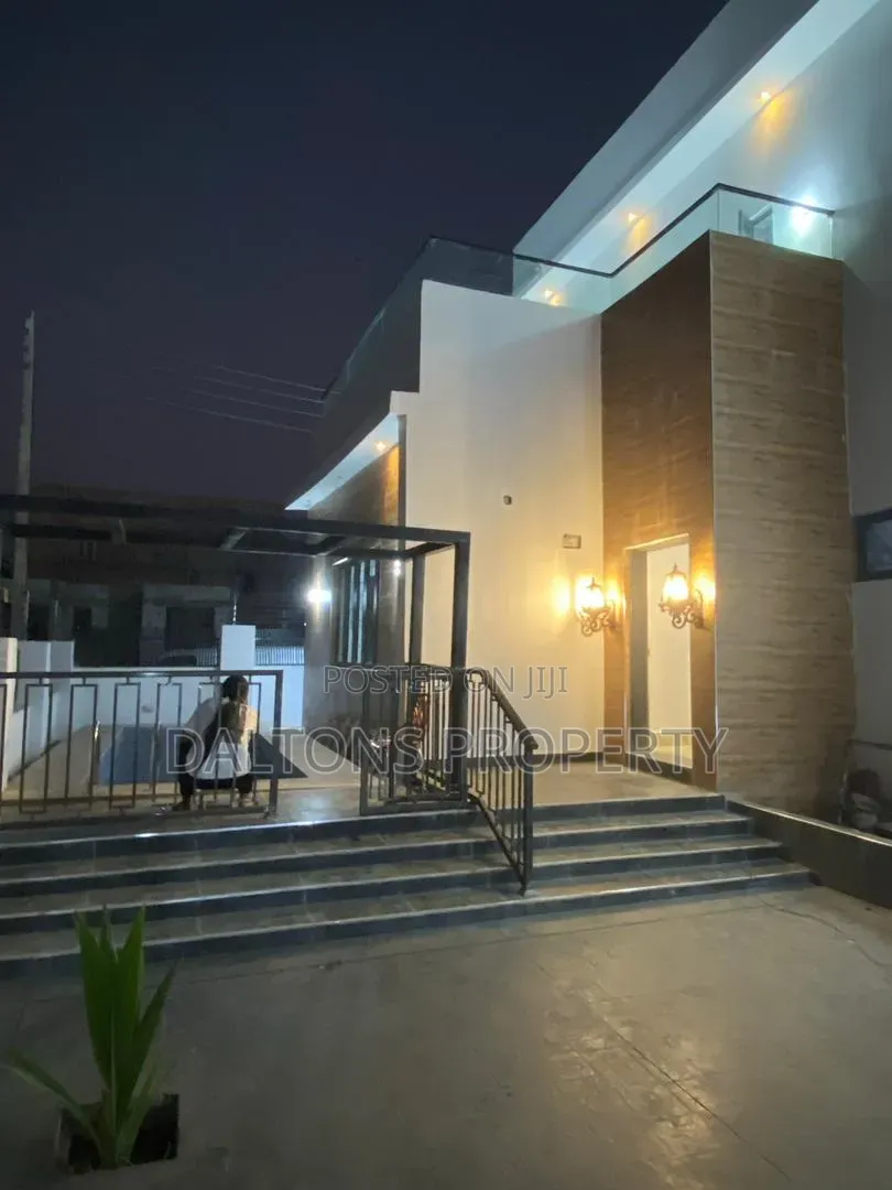 5bdrm Duplex in Crest Estate, Sabon Lugbe for sale