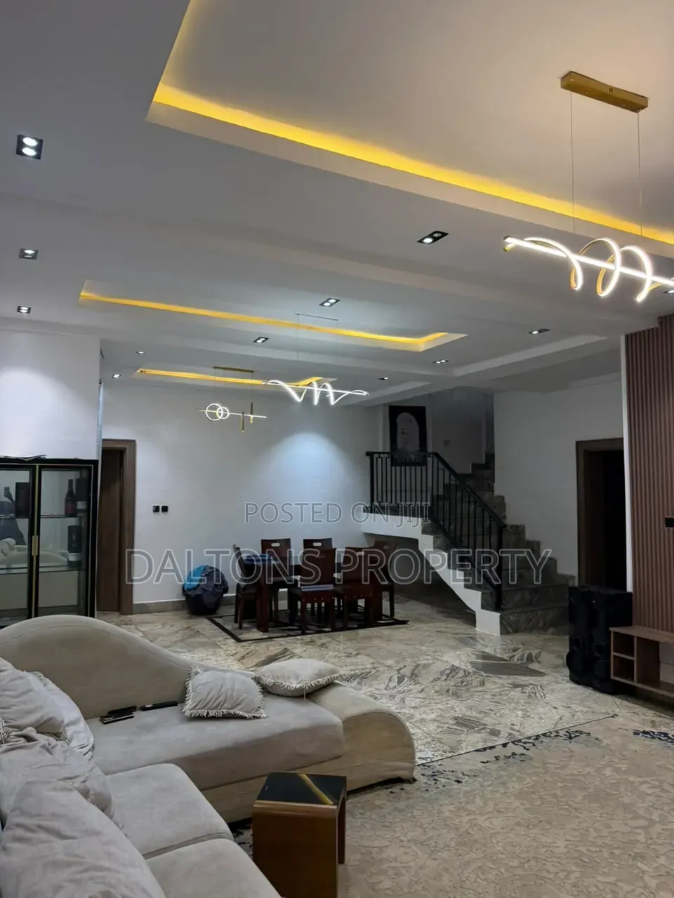 5bdrm Duplex in Crest Estate, Sabon Lugbe for sale