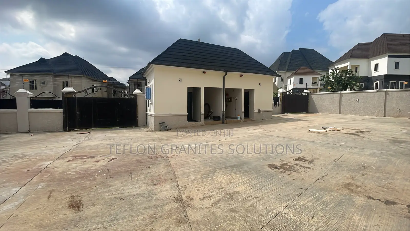5bdrm Duplex in Apo Estate for sale