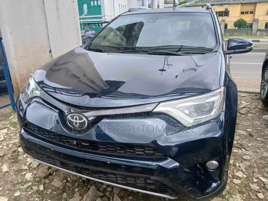 Toyota RAV4 SE 4dr SUV AWD (2.5L 4cyl 6A) 2018 Blue