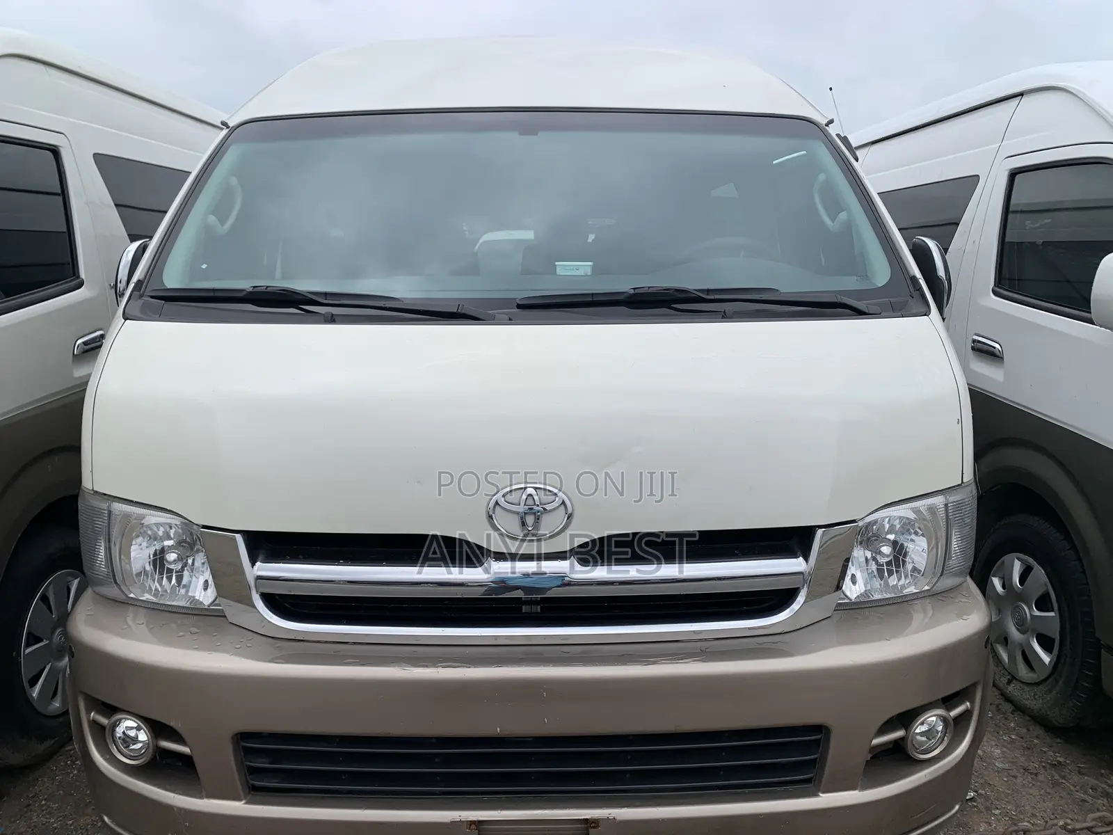 Toyota Grand HiAce 2016 White