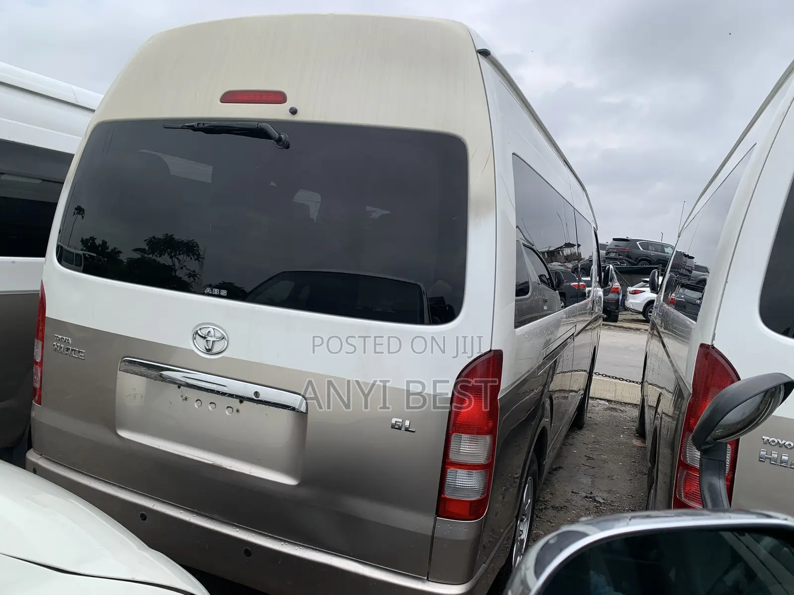 Toyota Grand HiAce 2016 White