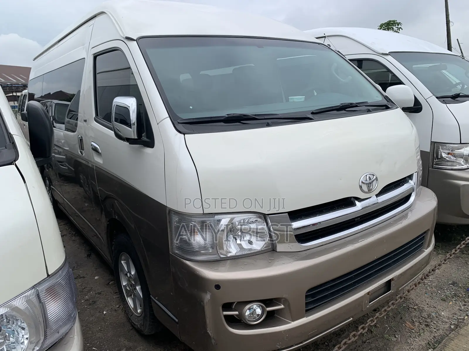 Toyota Grand HiAce 2016 White
