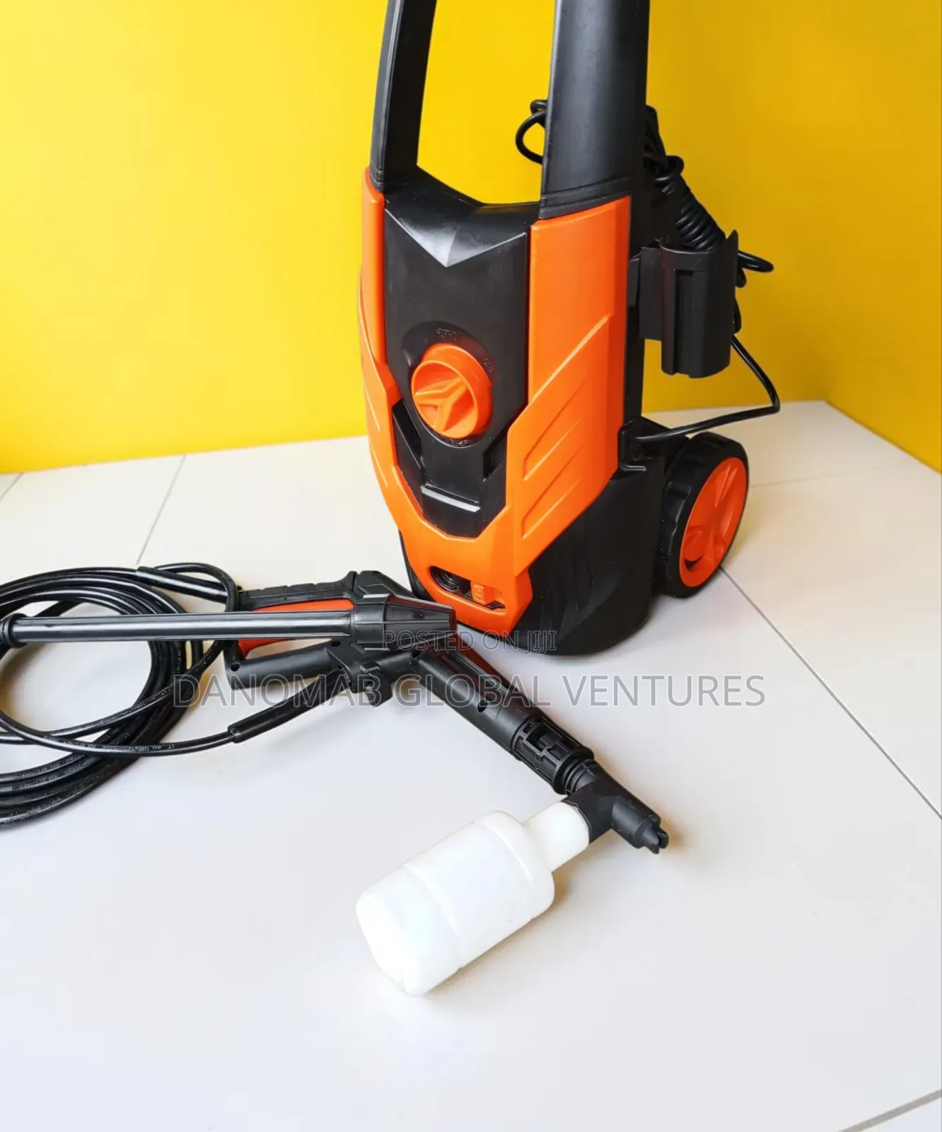 Lt 302 High Pressure Washer With Detachable Soap Container