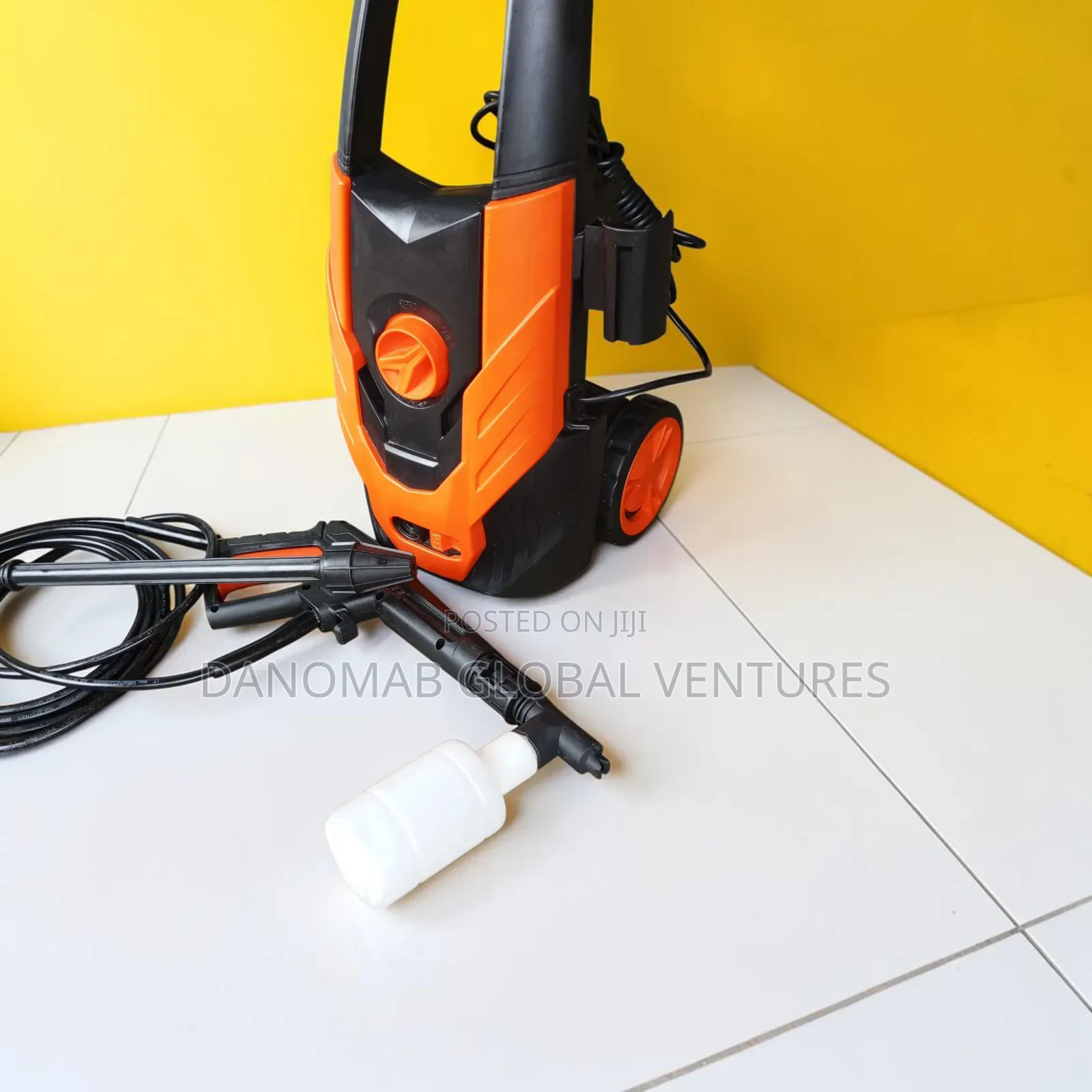 Lt 302 High Pressure Washer With Detachable Soap Container
