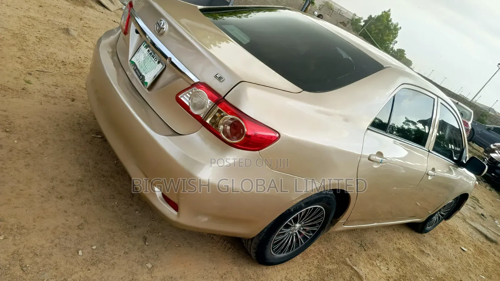 Toyota Corolla 2013 Gold