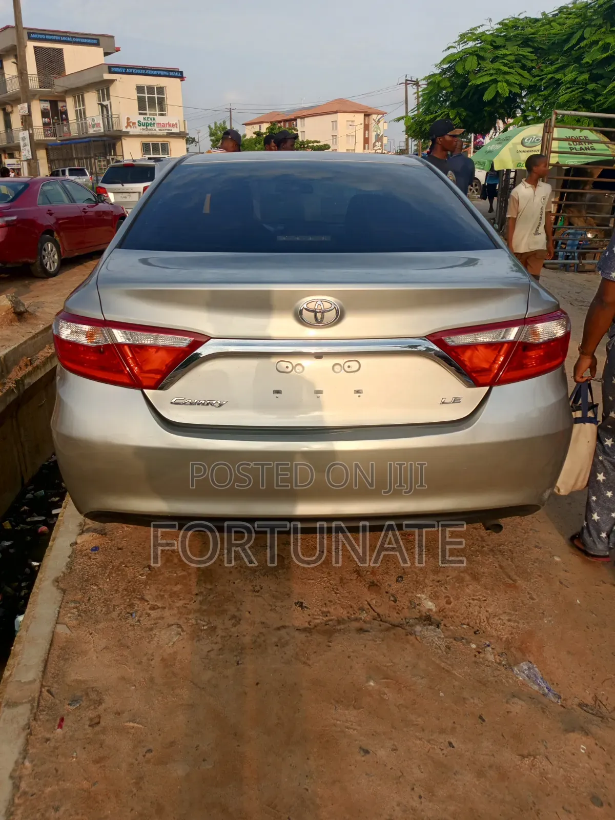 Toyota Camry 2015 Gold