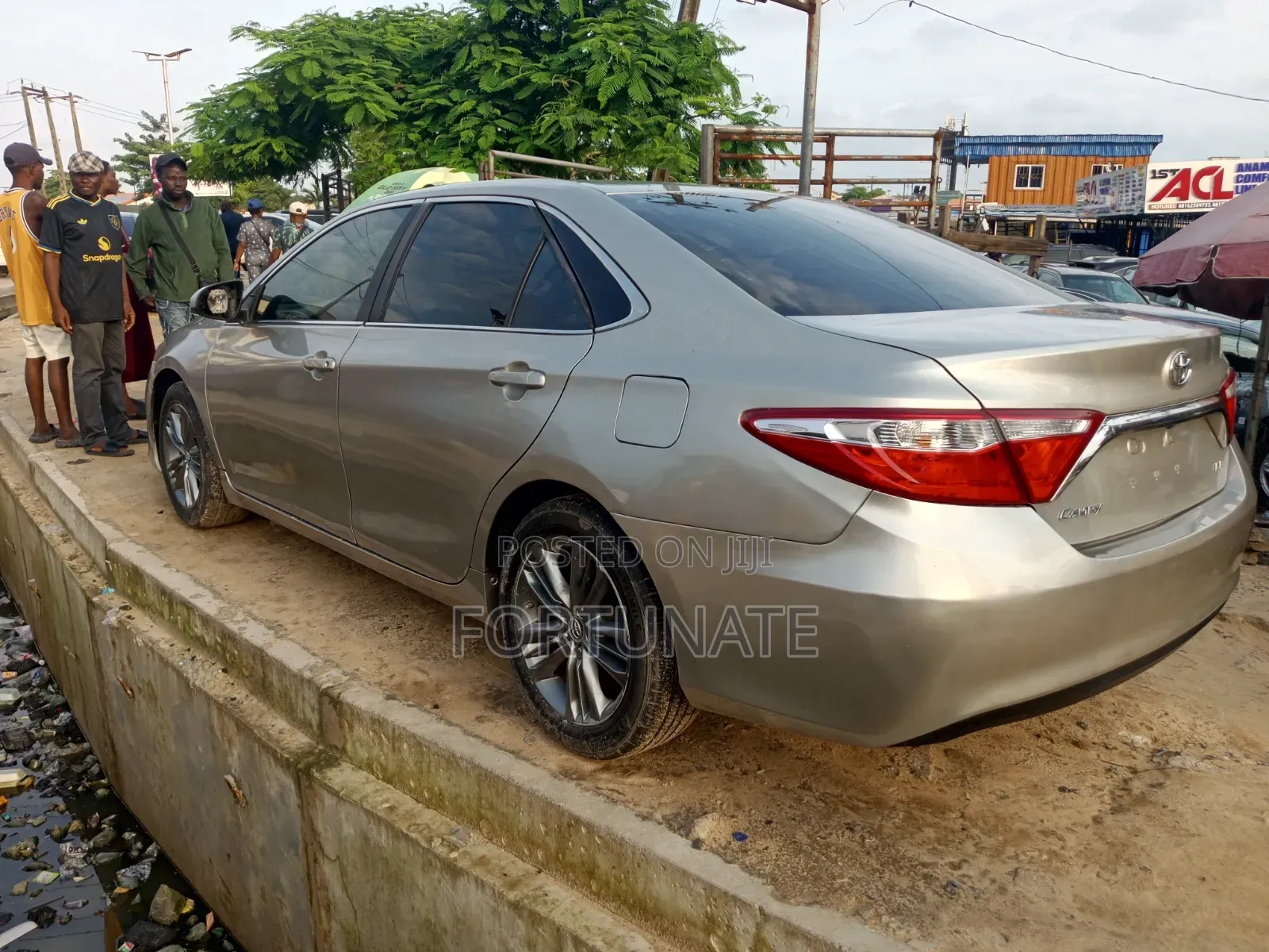 Toyota Camry 2015 Gold
