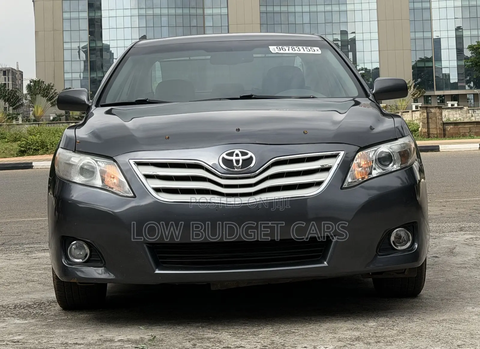 Toyota Camry XLE 4dr Sedan (2.5L 4cyl 6A) 2011 Gray