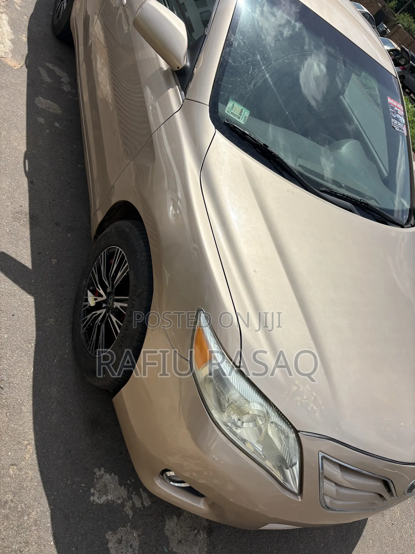Toyota Camry LE 4dr Sedan (2.5L 4cyl 6AM) 2010 Gold