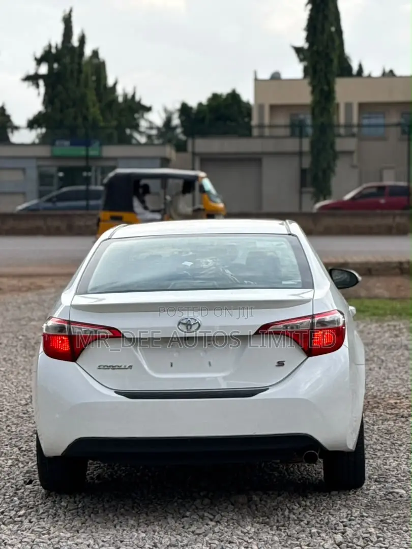 Toyota Corolla S Premium 4dr Sedan (1.8L 4cyl CVT) 2016 White