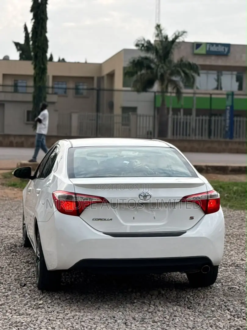 Toyota Corolla S Premium 4dr Sedan (1.8L 4cyl CVT) 2016 White