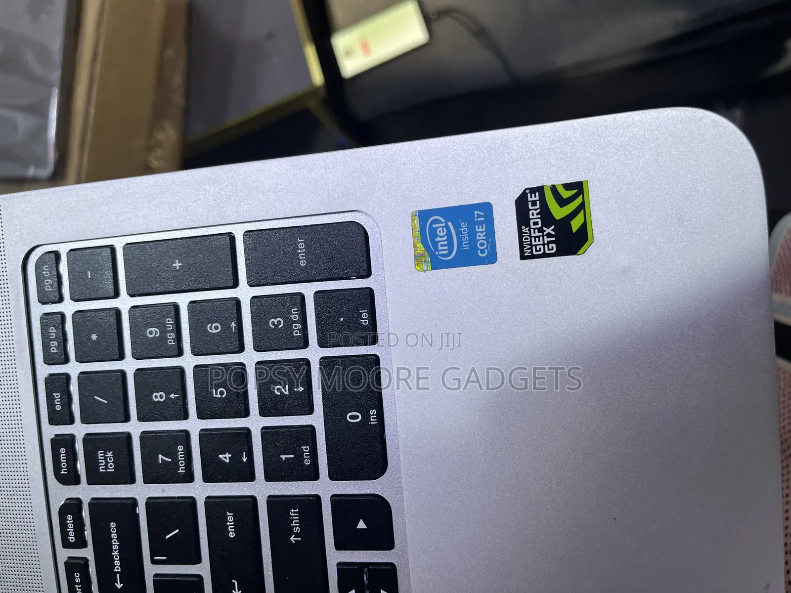 Laptop HP Envy 15-ep0xxx 8GB Intel Core i7 SSD 128GB