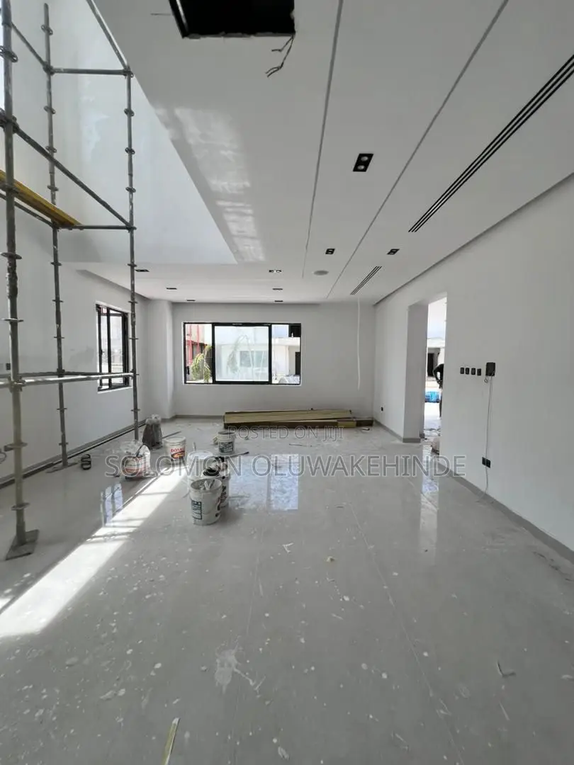 5bdrm Duplex in Lekki Phase 1 for sale