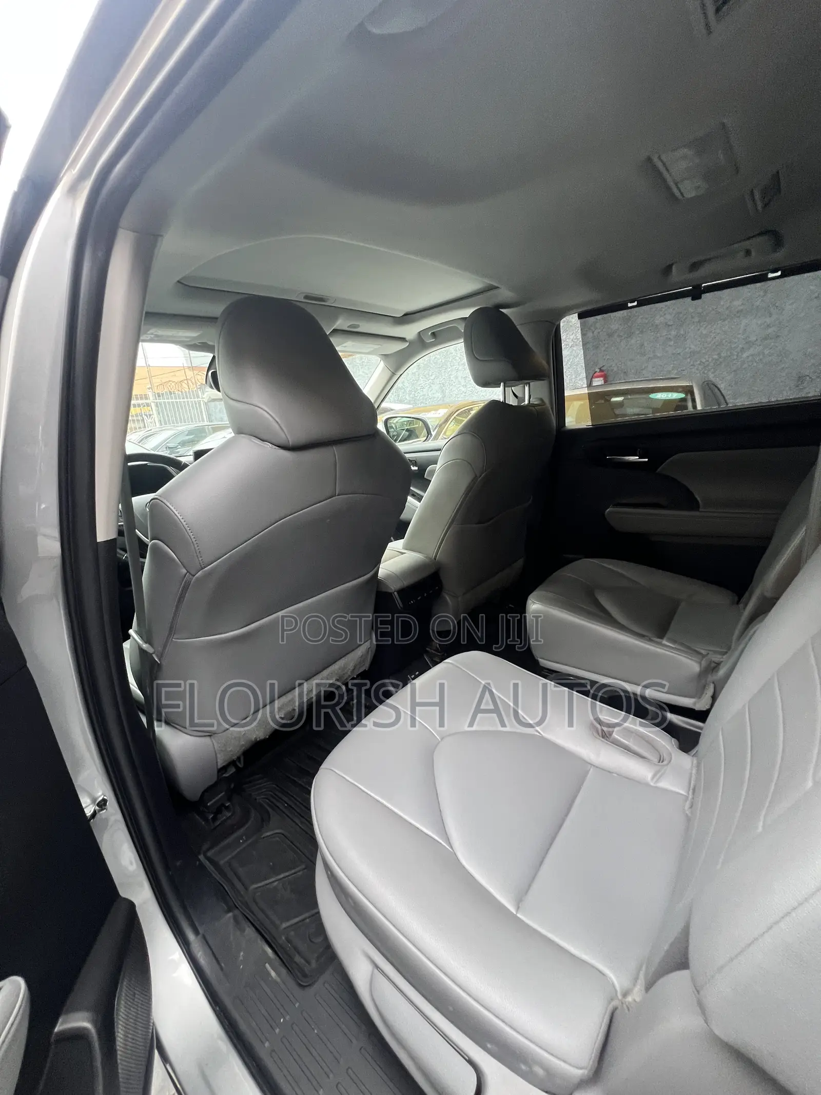 Toyota Highlander XLE 2022 Silver