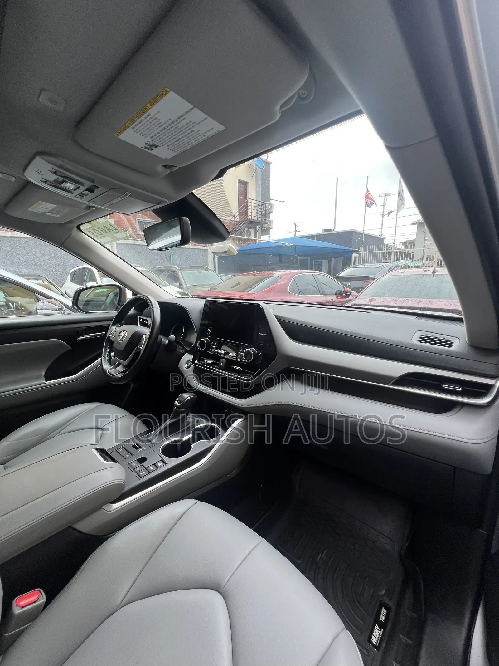 Toyota Highlander XLE 2022 Silver