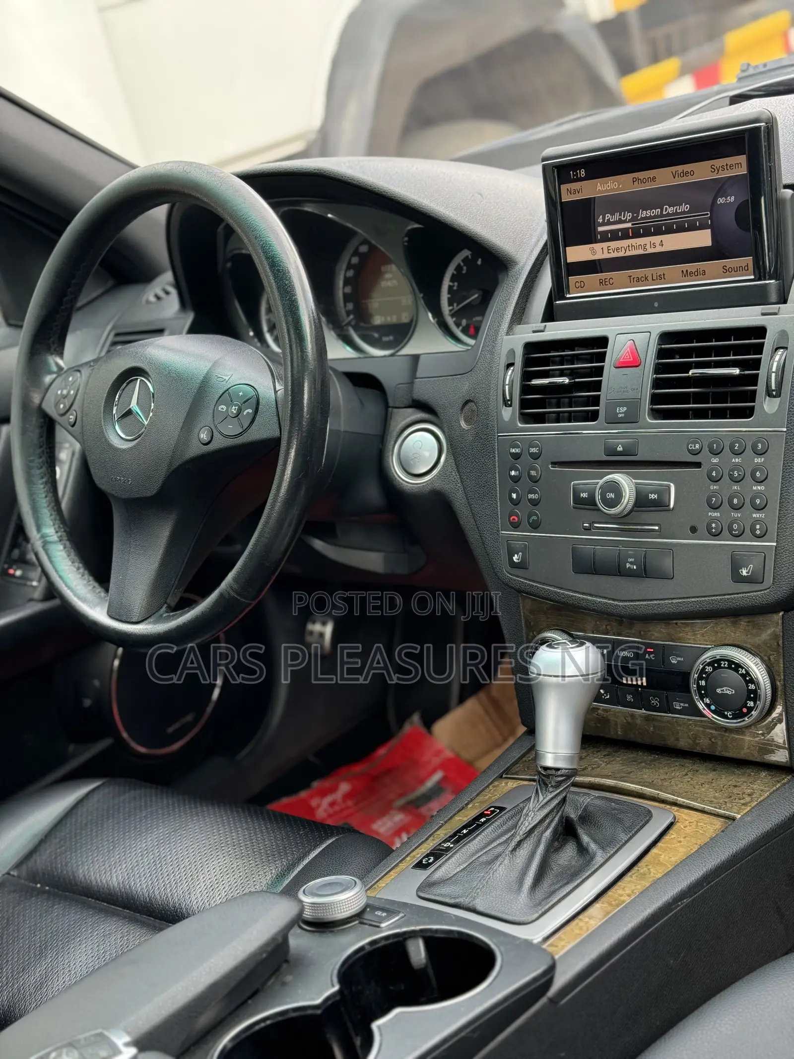 Mercedes-Benz C300 2010 White