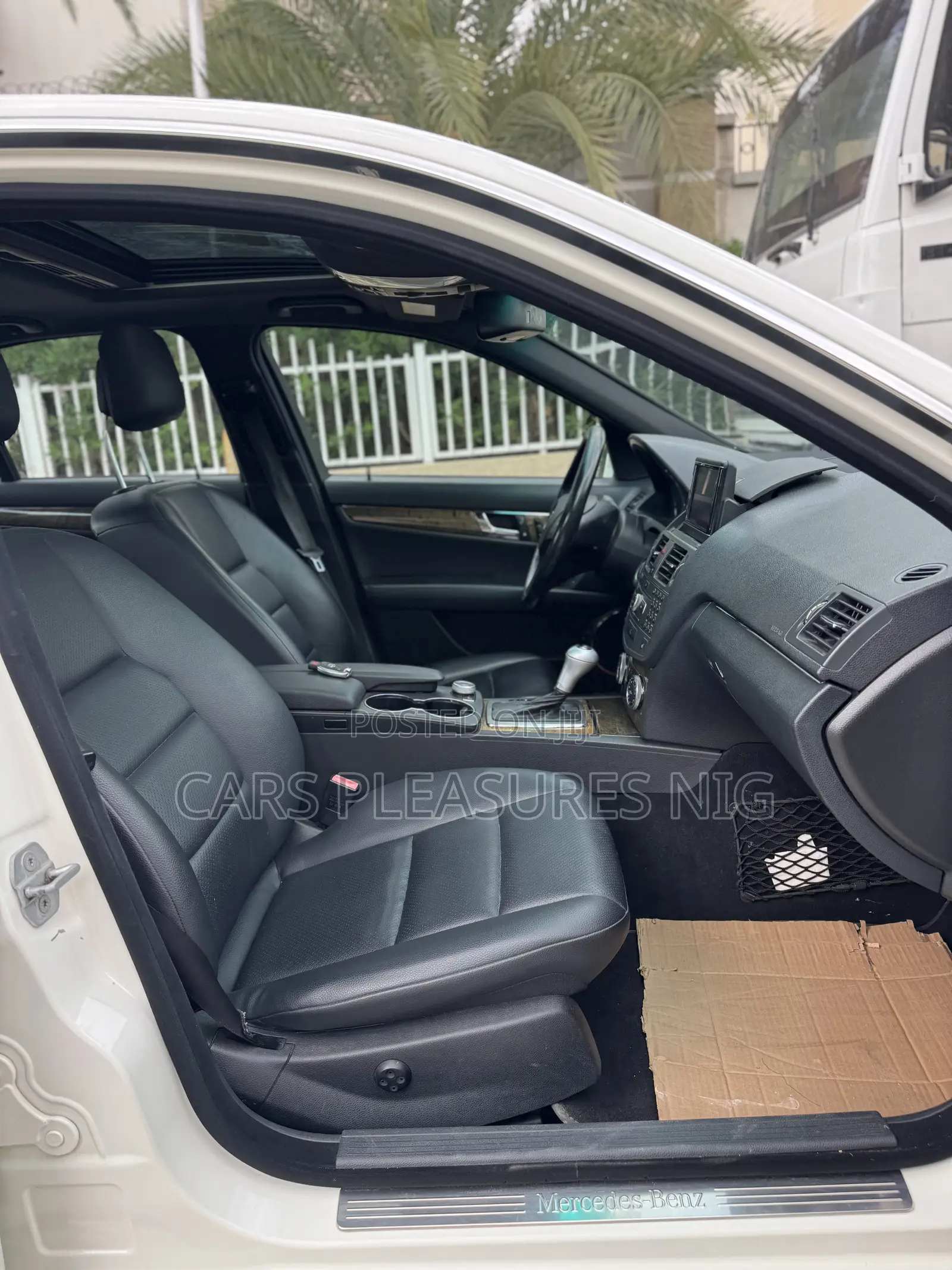 Mercedes-Benz C300 2010 White
