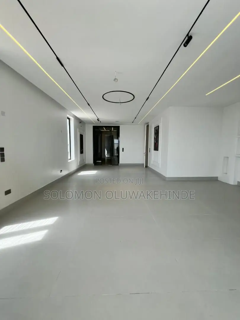 5bdrm Duplex in Lekki Phase 1 for sale