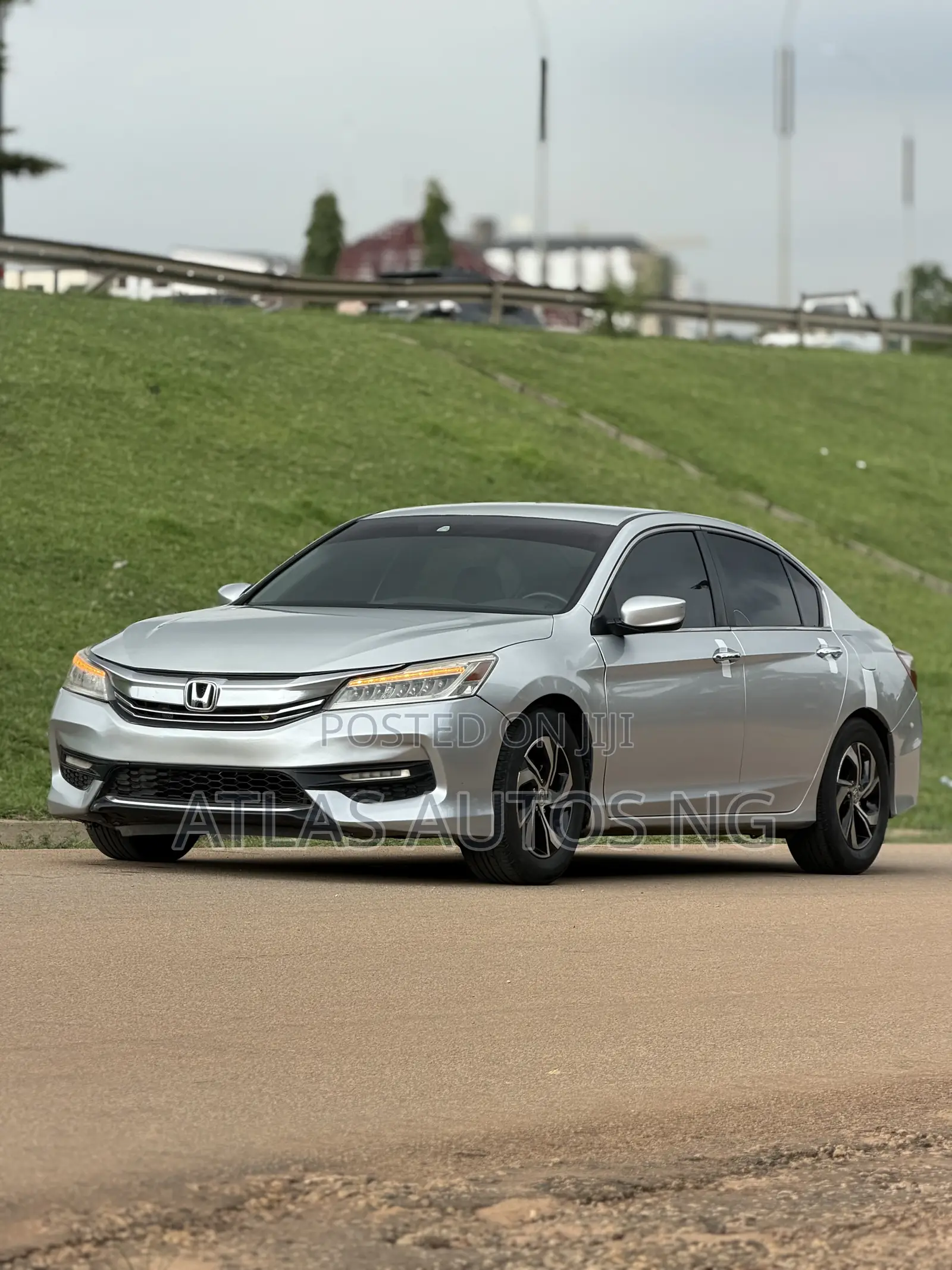 Honda Accord LX 4dr Sedan FWD (2.4L 4cyl 2A) 2016 Silver