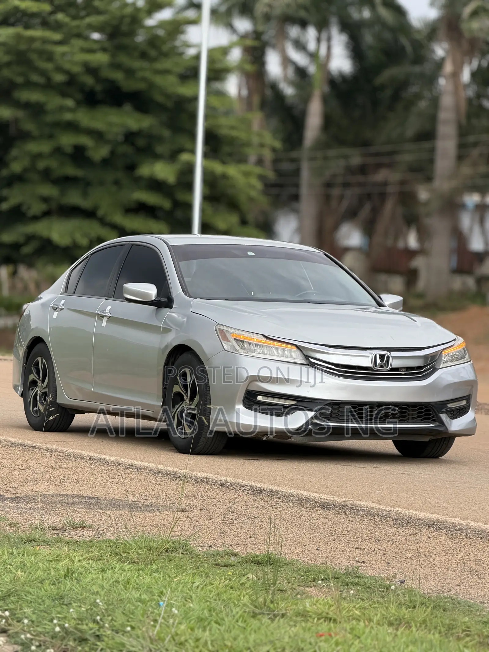 Honda Accord LX 4dr Sedan FWD (2.4L 4cyl 2A) 2016 Silver
