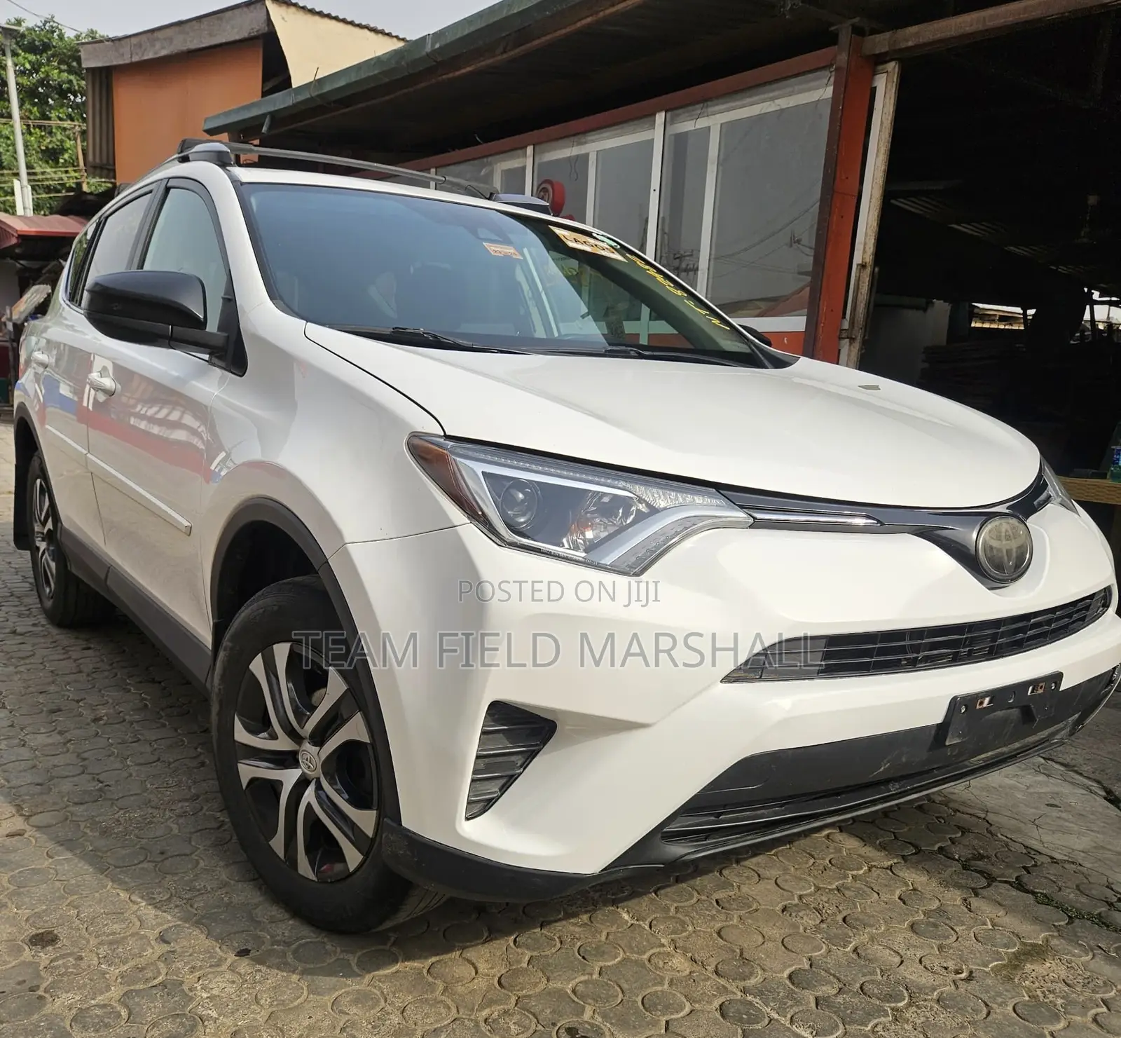 Toyota RAV4 LE AWD (2.5L 4cyl 6A) 2017 White