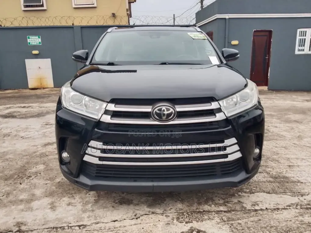 Toyota Highlander XLE 4x2 V6 (3.5L 6cyl 8A) 2018 Black
