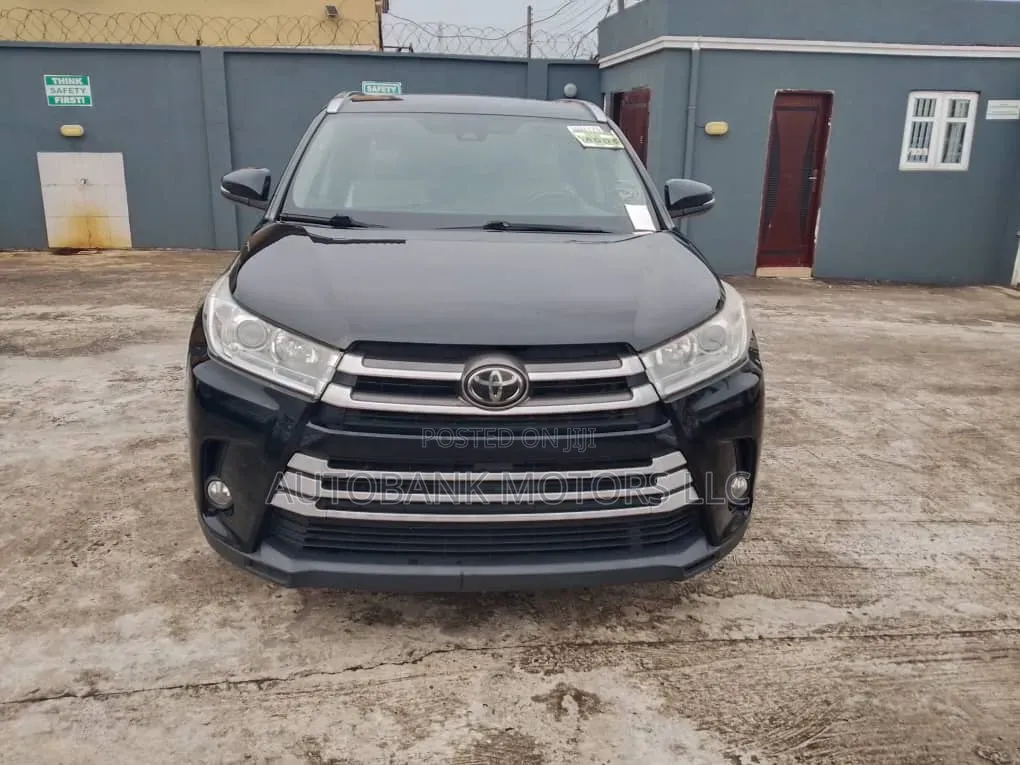 Toyota Highlander XLE 4x2 V6 (3.5L 6cyl 8A) 2018 Black