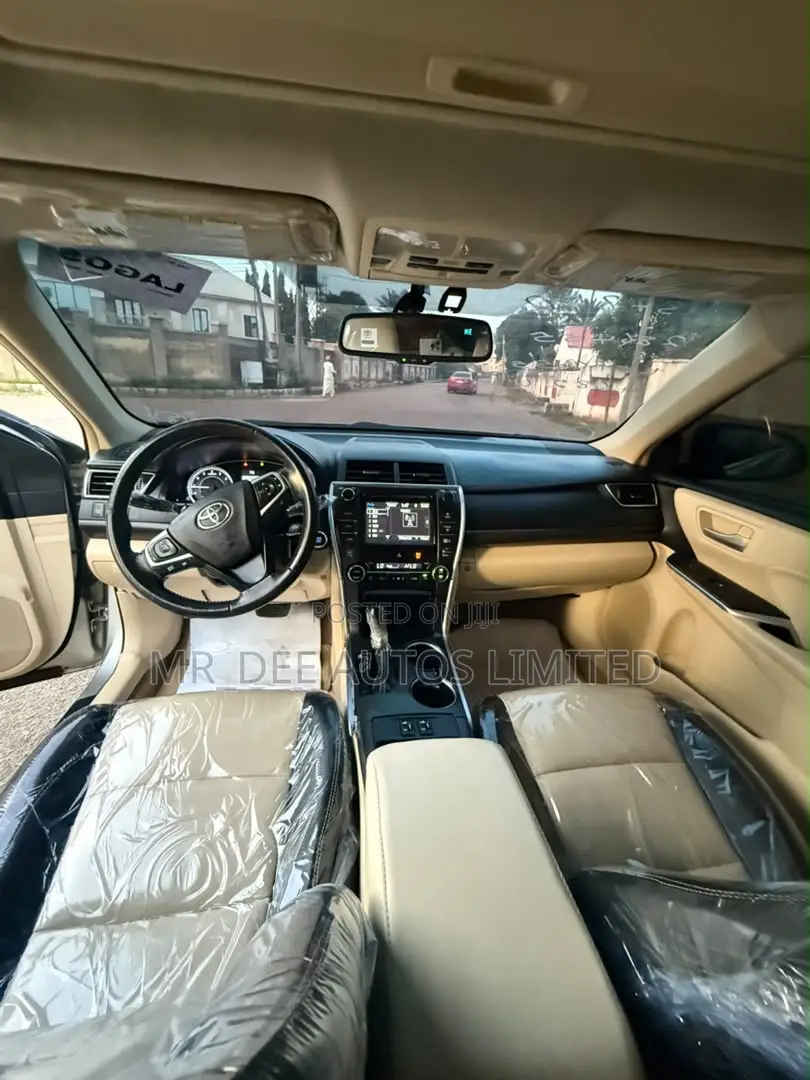 Toyota Camry XLE V6 4dr Sedan (3.6L 6cyl 6A) 2016 Silver