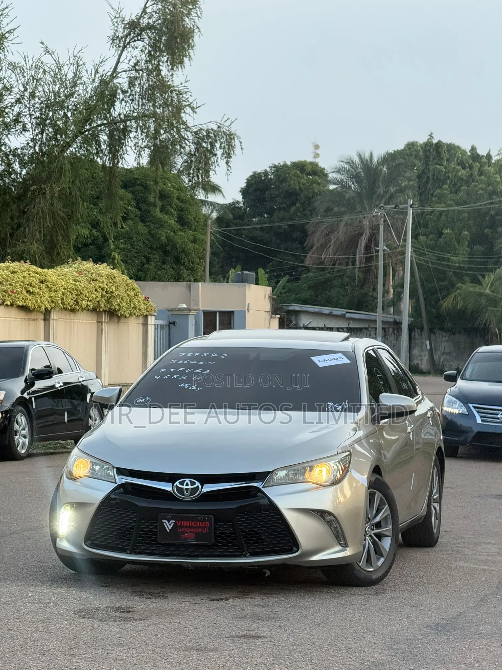 Toyota Camry XLE V6 4dr Sedan (3.6L 6cyl 6A) 2016 Silver