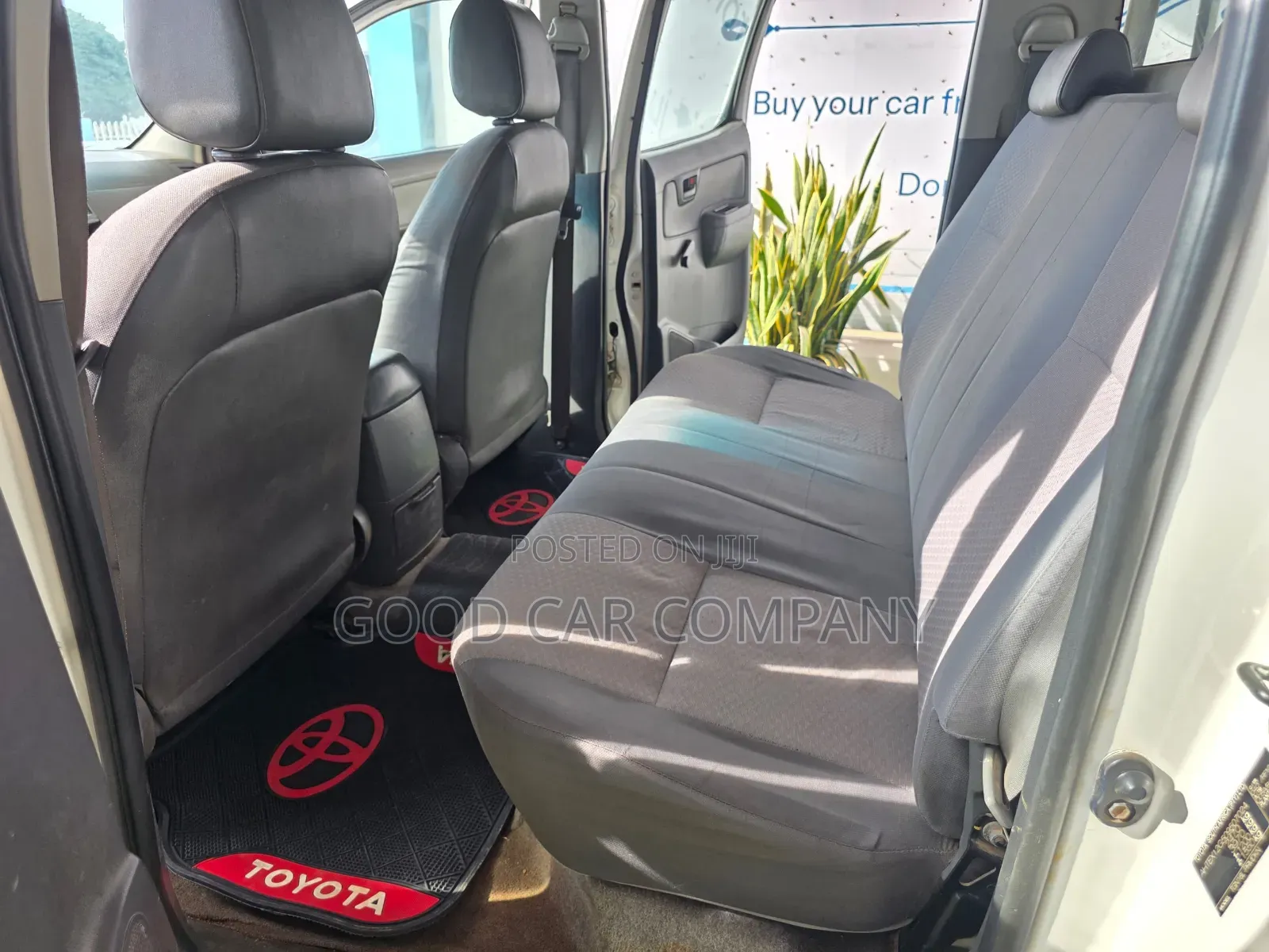 Toyota Hilux 2006 White