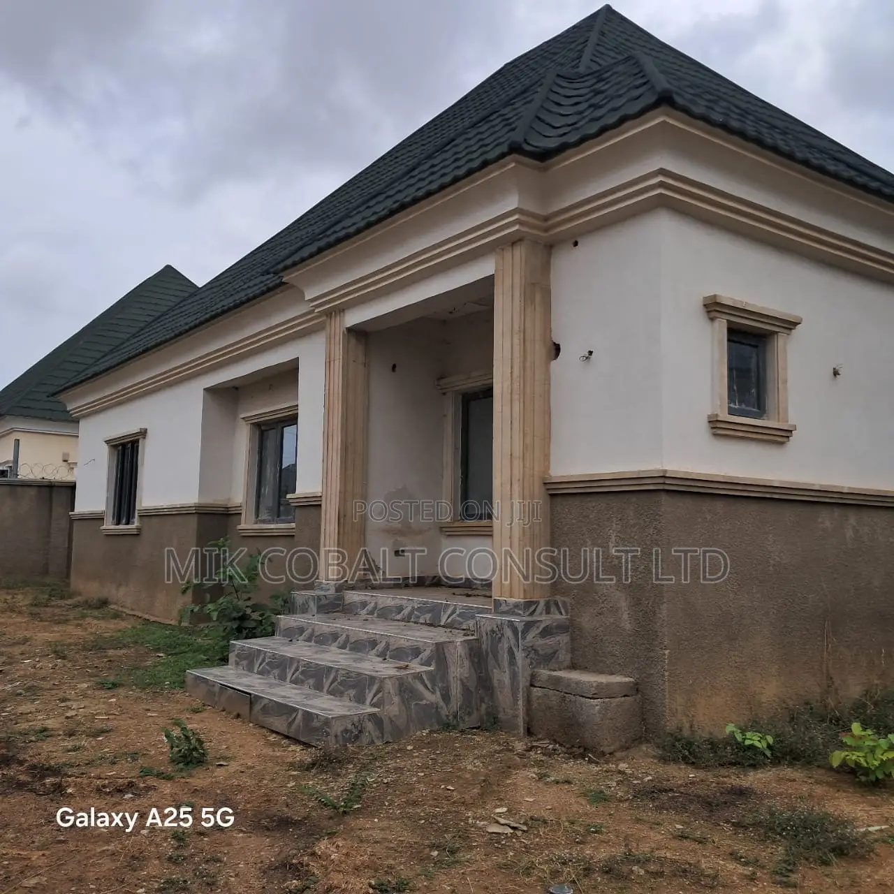 3bdrm Bungalow in Good Heart, Lugbe District for sale