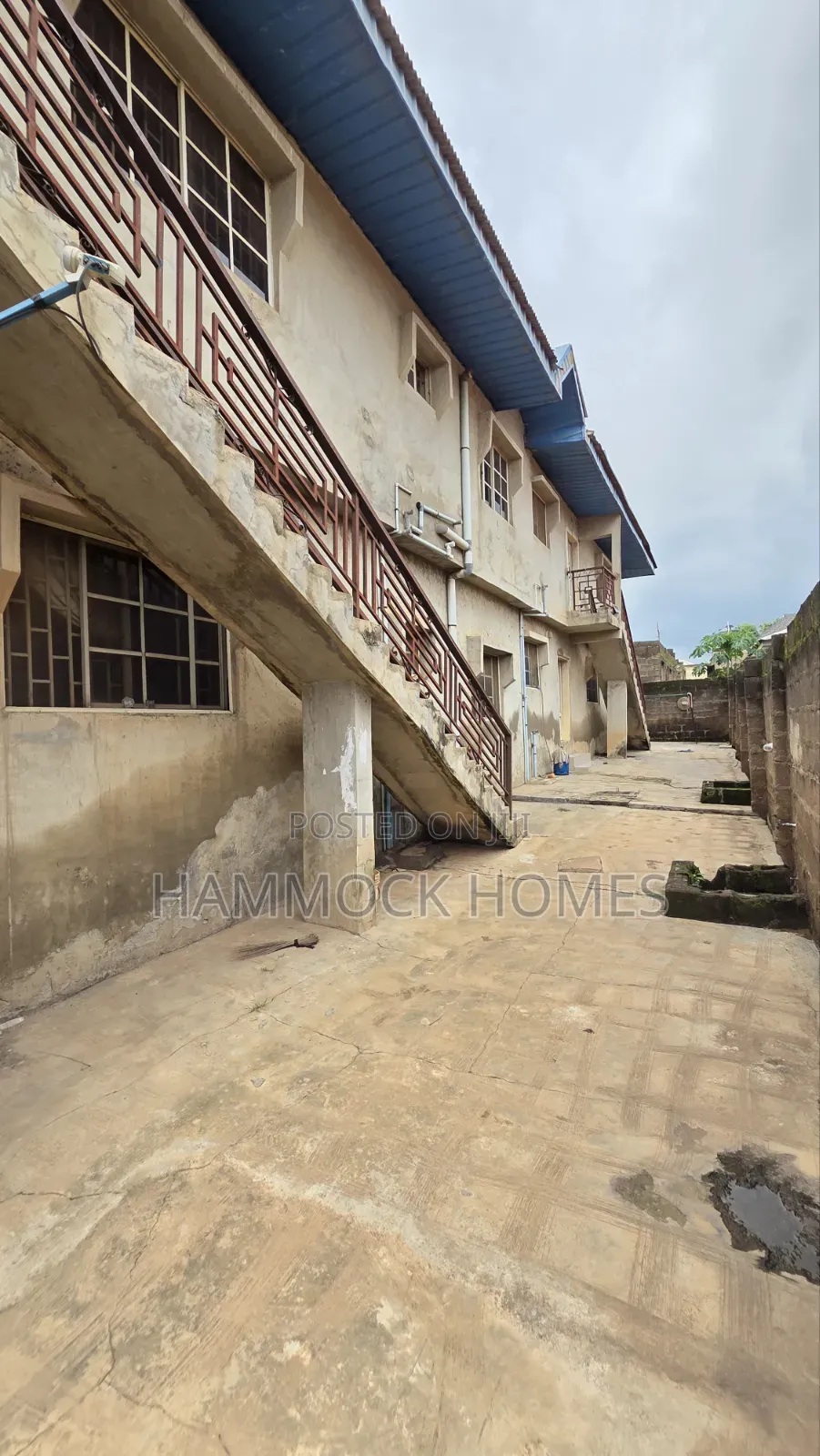 10bdrm Block of Flats in Tella Estate, Akobo for sale